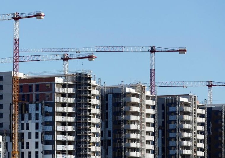 «Situación límite» para comprar una vivienda nueva en Valencia: el precio sube un 50% en tres años