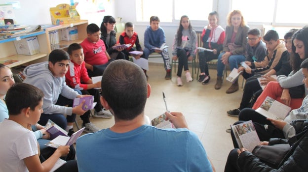 Tertulia literaria con los alumnos de 5º de Primaria del colegio Nuestra Señora de los Ángeles