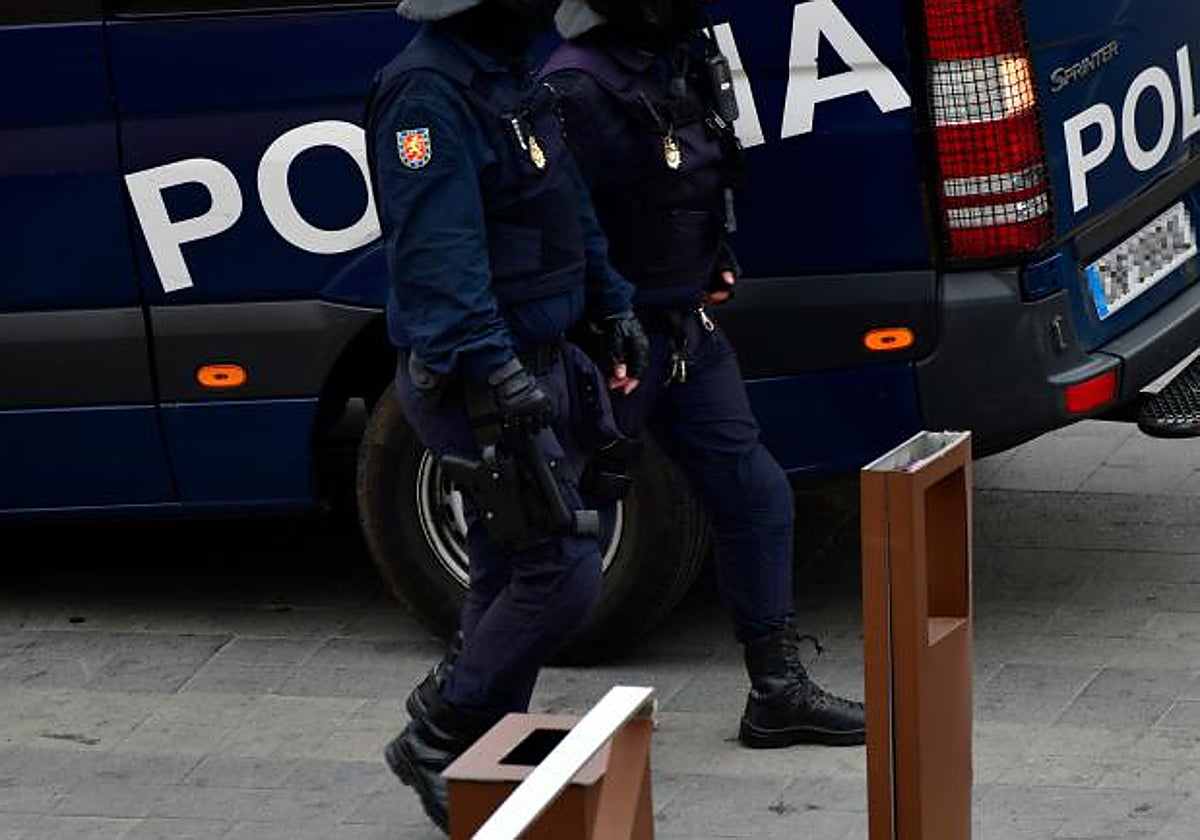 Agentes de la Policía Nacional