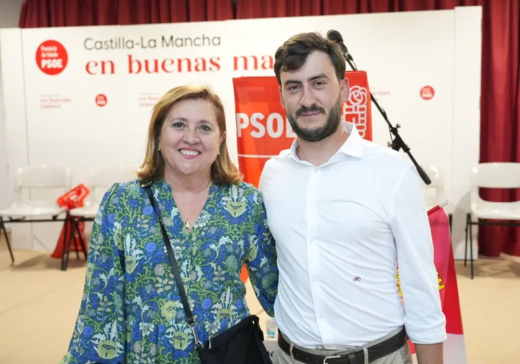 La consejera de Educación presenta a Juan David Ruiz, candidato del PSOE a la Alcaldía de Carmena
