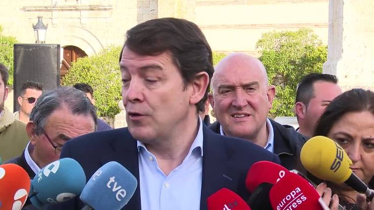 Mañueco muestra su "profundo orgullo" con CyL y reivindica la fiesta como la de "la libertad"