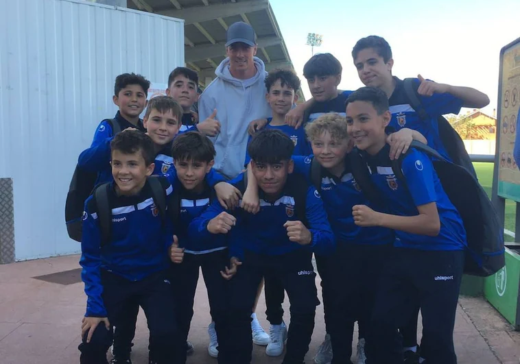 Fernando Torres, espectador de excepción del equipo de su hijo contra el infantil de Illescas