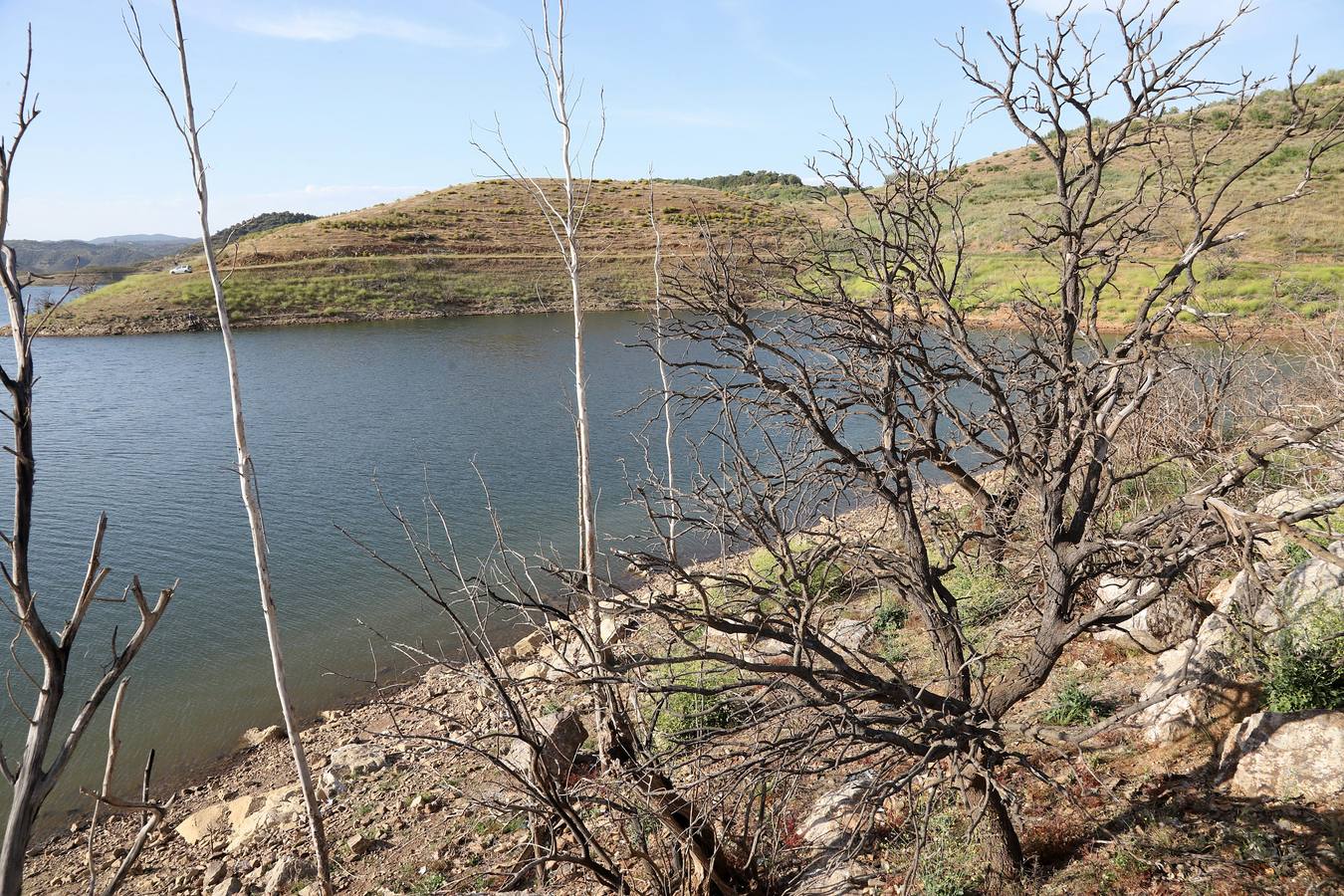 El impactante paisaje de sequía en los pantanos de Córdoba, en imágenes