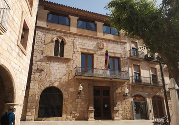 Ordenan al Ayuntamiento de Montblanc a colocar la bandera de España en el balcón del edificio consistorial