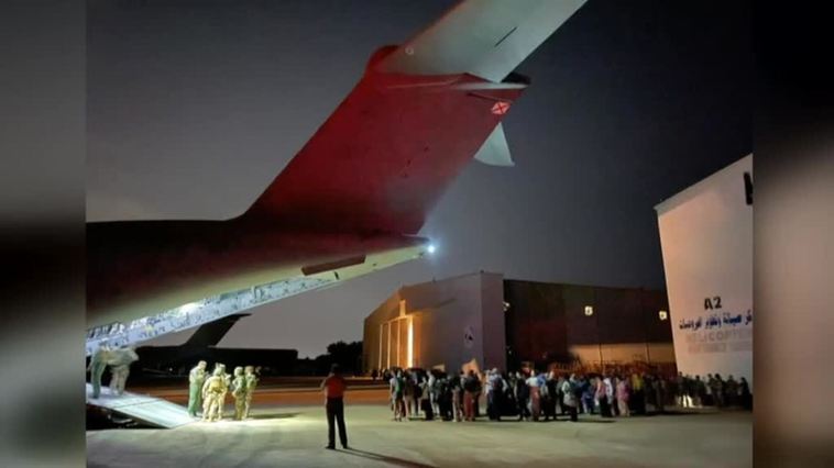 Llegan a Madrid los civiles evacuados por España de Sudán