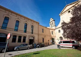 Abandonan un maletín con 64.000 euros a las puertas de un hospital de Vilanova i la Geltrú (Barcelona)
