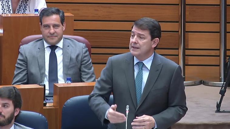 Mañueco aclara a Santos que no le va a encontrar "nunca" en el enfrentamiento territorial