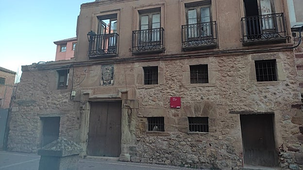 Fachada principal del Palacio de los Arias