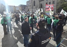 Incoan 13 propuestas de sanción a las personas que increparon a Sánchez en el mitin de Burgos