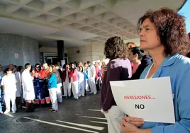 Condenada a un año de prisión por agredir a dos doctoras en un centro de salud de Linares