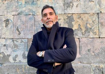 Víctor del Árbol: «Me alegra que el género negro salga de las grandes urbes y recupere la España rural»