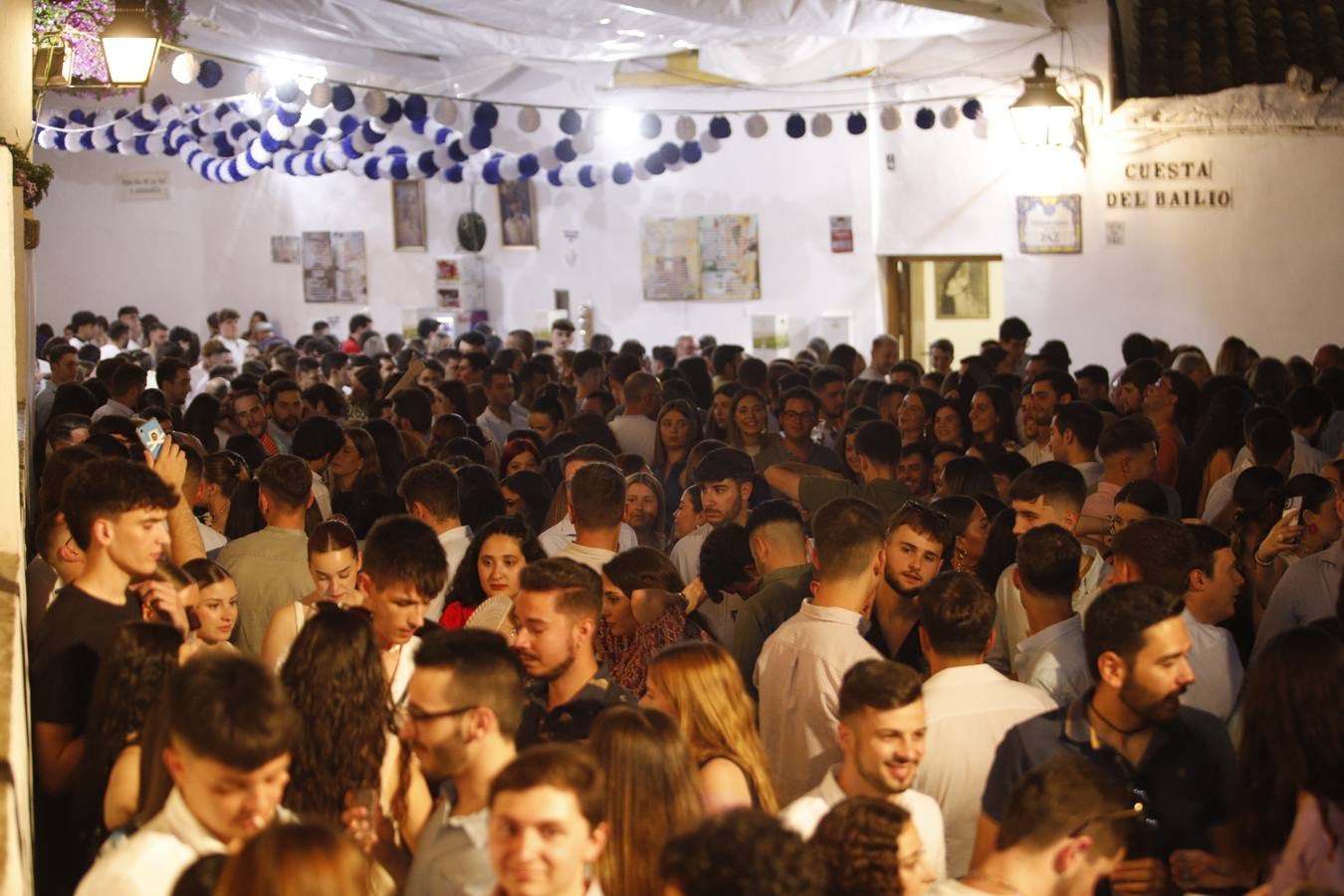 Cruces Córdoba 2023 | Ambiente de lujo en la primera noche de fiesta, en imágenes