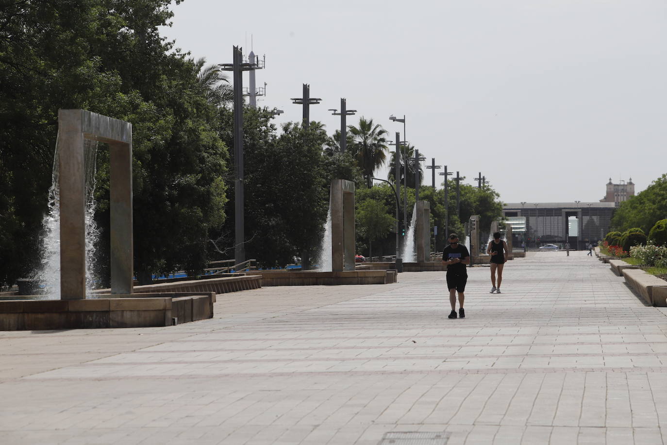 Córdoba bajo un sofocante calor en abril, en imágenes