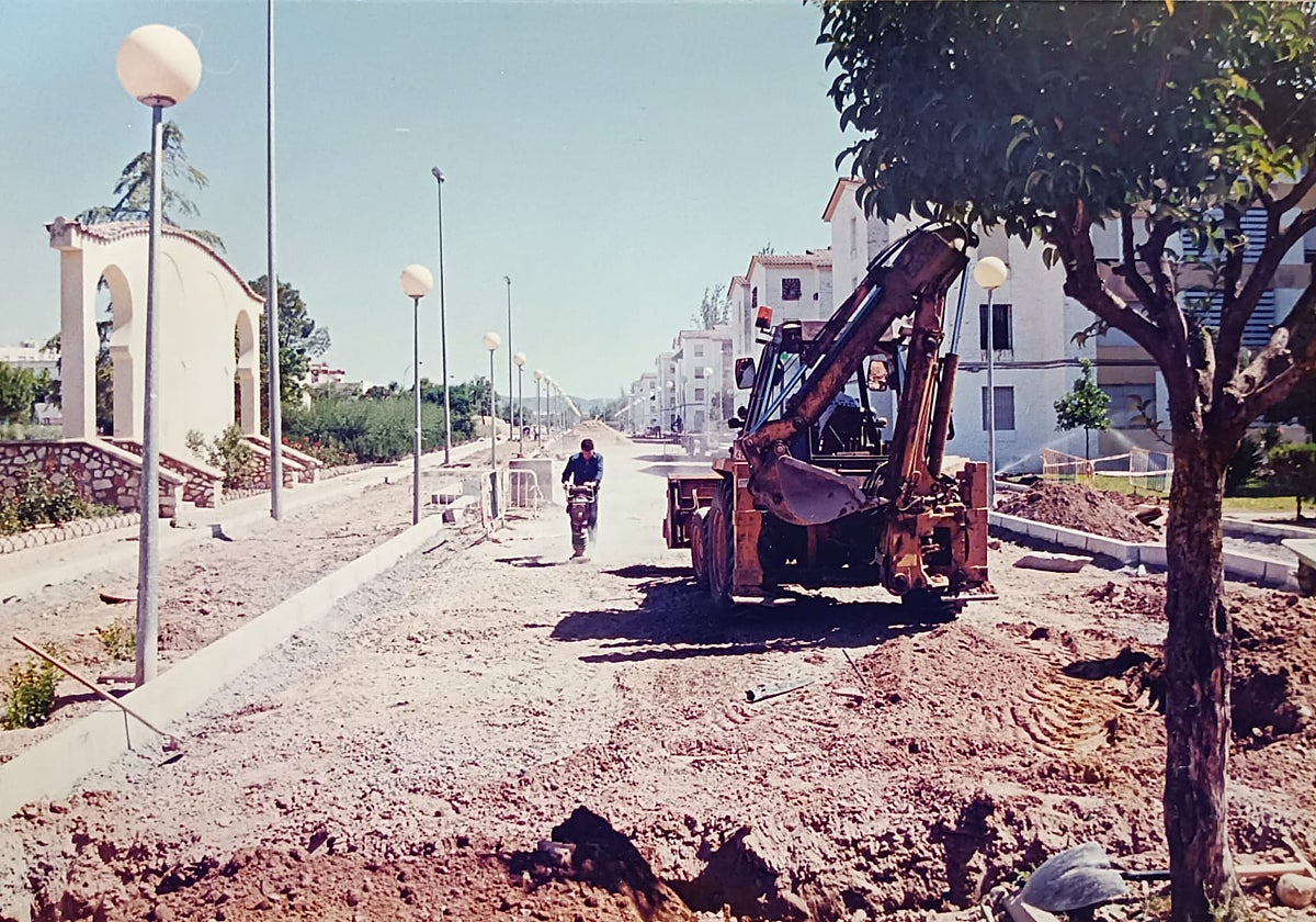 Arreglos en una de las calles principales del barrio de La Fuensanta