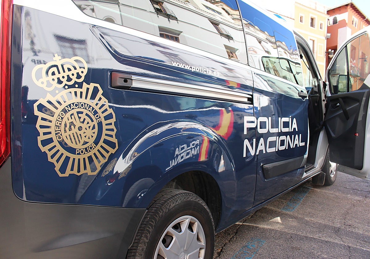 Un coche patrulla de la Policía Nacional en Valencia