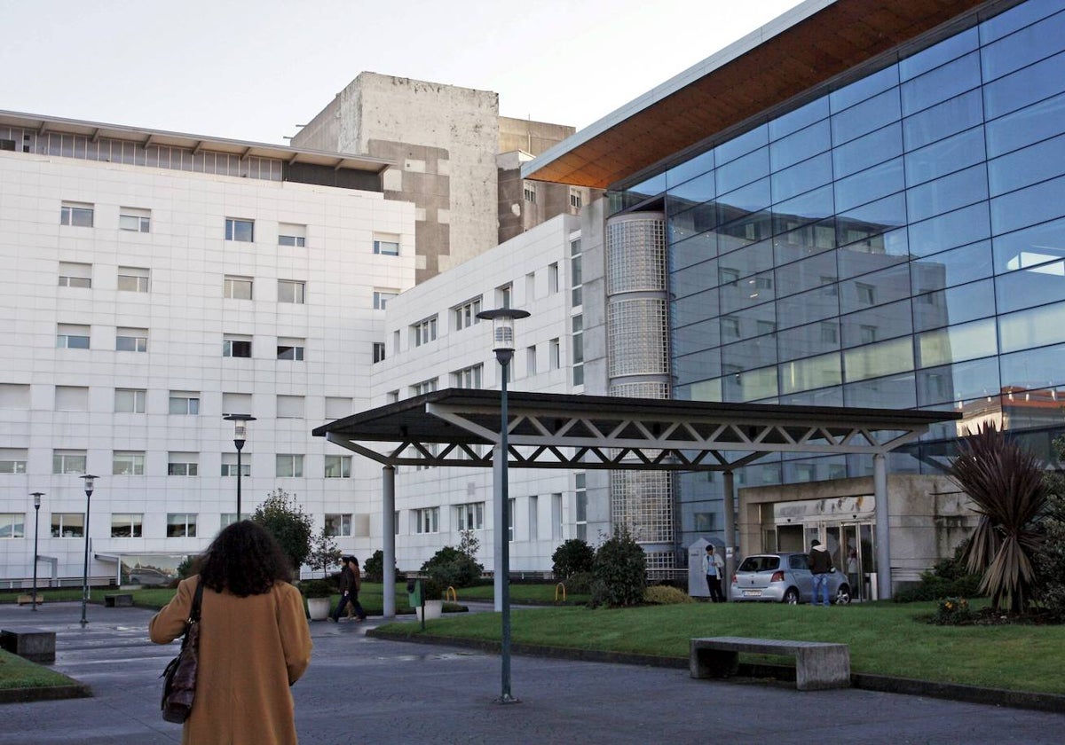 Exteriores del hospital de Ferrol a donde fueron trasladados los menores