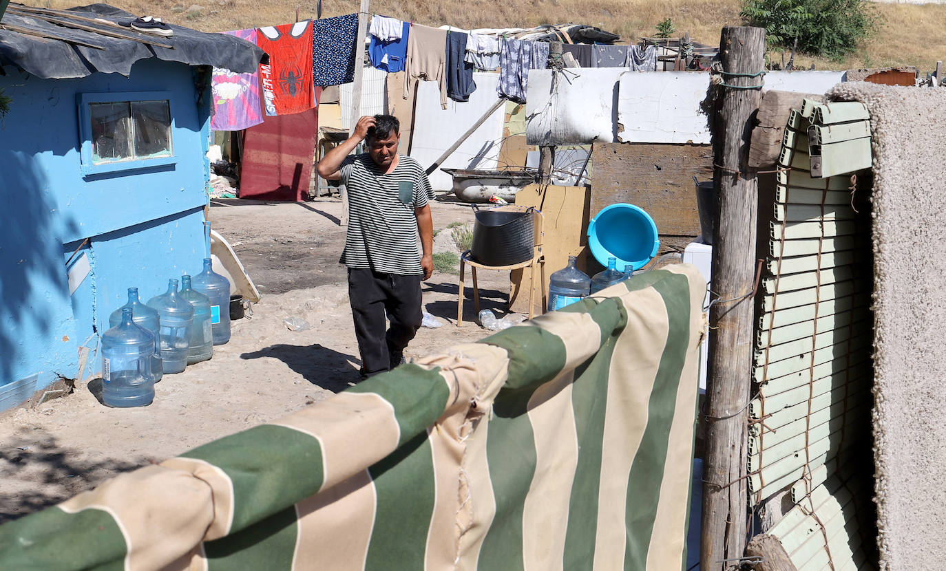 El poblado de chabolas del camino de Carbonell en Córdoba, en imágenes
