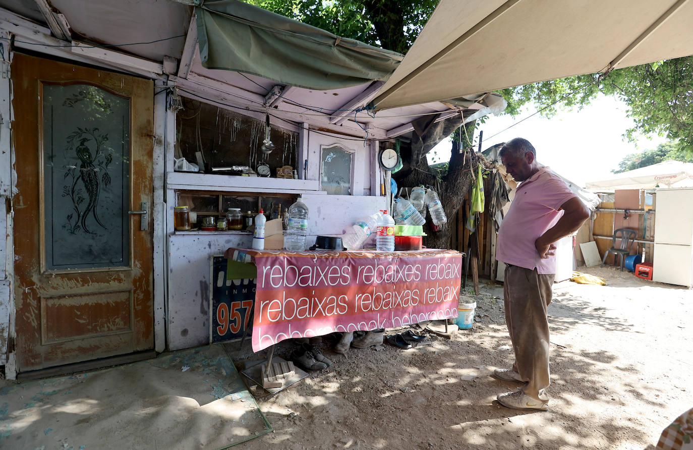 El poblado de chabolas del camino de Carbonell en Córdoba, en imágenes