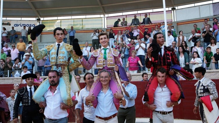 El sevillano Zulueta se lleva el Alfarero de Plata de Villaseca en plena Feria de Abril