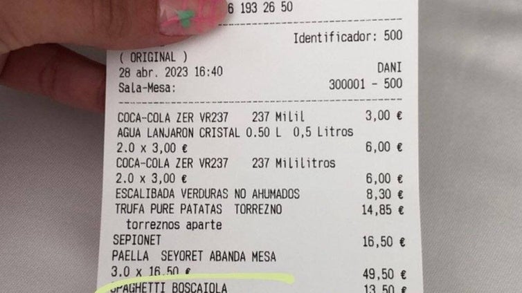 El insulto de un camarero a una clienta en el ticket de un restaurante de Valencia