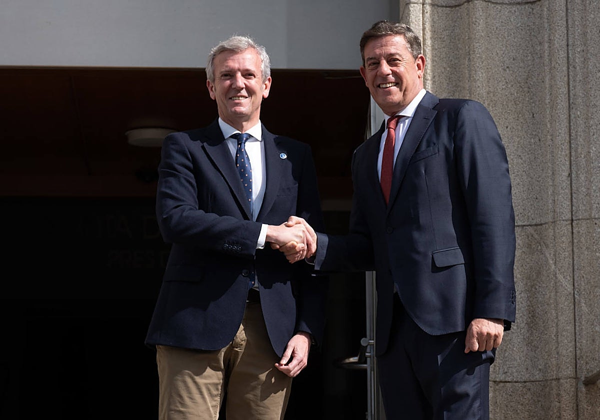 Rueda y Gómez Besteiro se saludan a la entrada de San Caetano