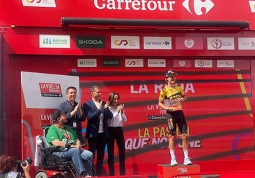 La serpiente multicolor de la Vuelta a España femenina atraviesa como un rayo la provincia de Albacete