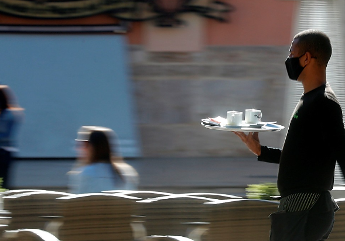 El empleo en Canarias está determinado por el sector servicios