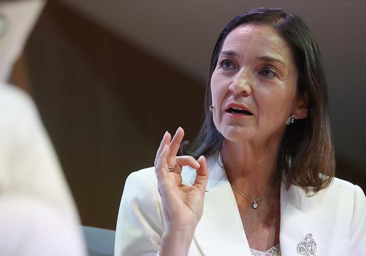 La candidata del PSOE, Reyes Maroto, en el desayuno informativo de Europa Press