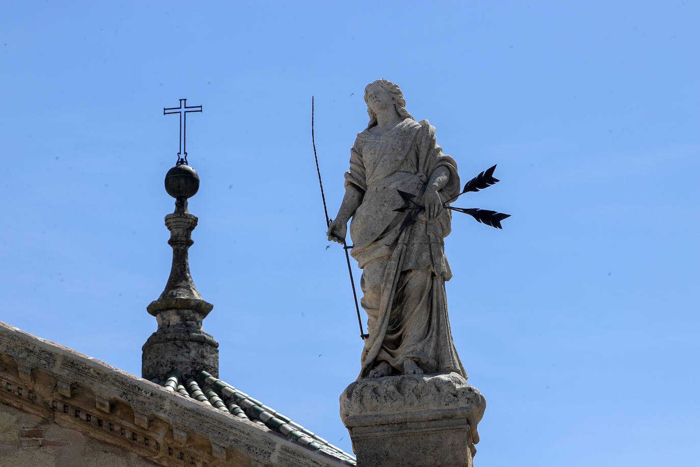 La rejuvenecida fachada de la iglesia del Juramento de San Rafael en Córdoba, en imágenes