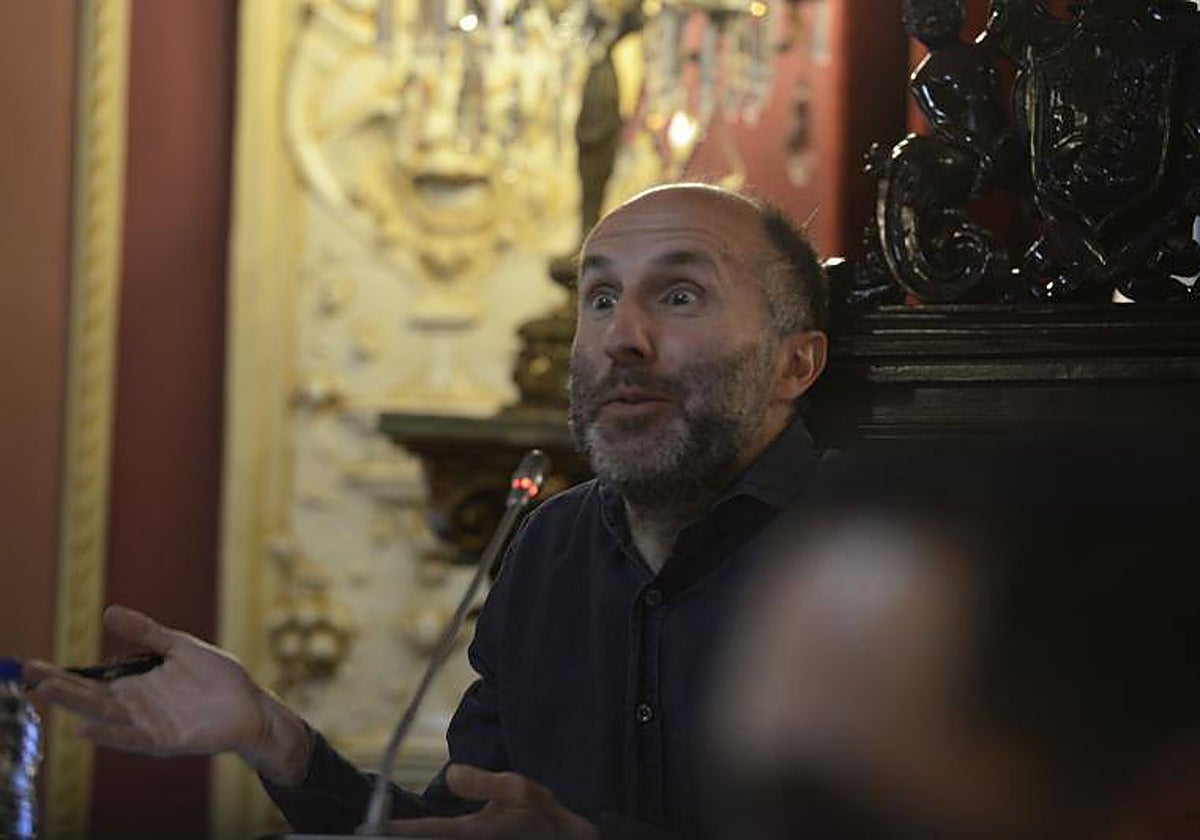 Gonzalo Pérez Jácome, alcalde de Orense, durante un pleno municipal