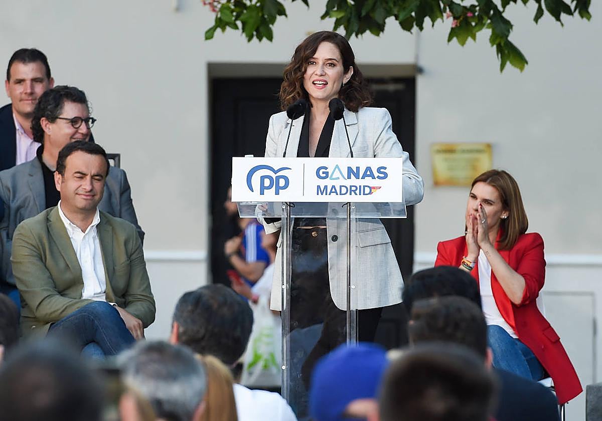 Ayuso en un acto electoral en Alcalá de Henares
