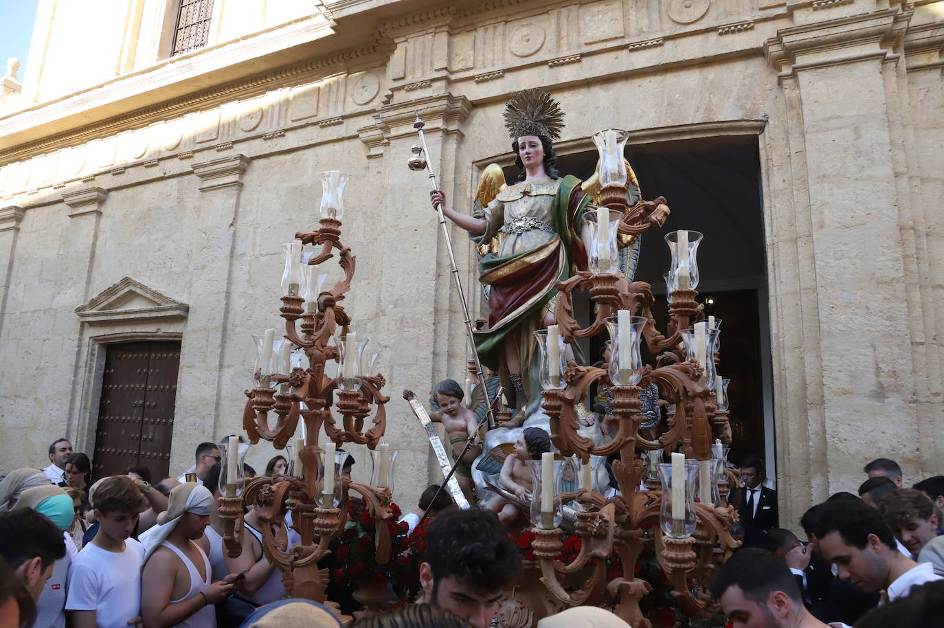 La procesión de San Rafael en rogativas por la lluvia en Córdoba, en imágenes
