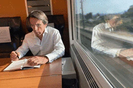 Catorce horas con Aznar: «El liderazgo del futuro tiene que ser Feijóo, pero me gusta que en el PP haya pluralidad»