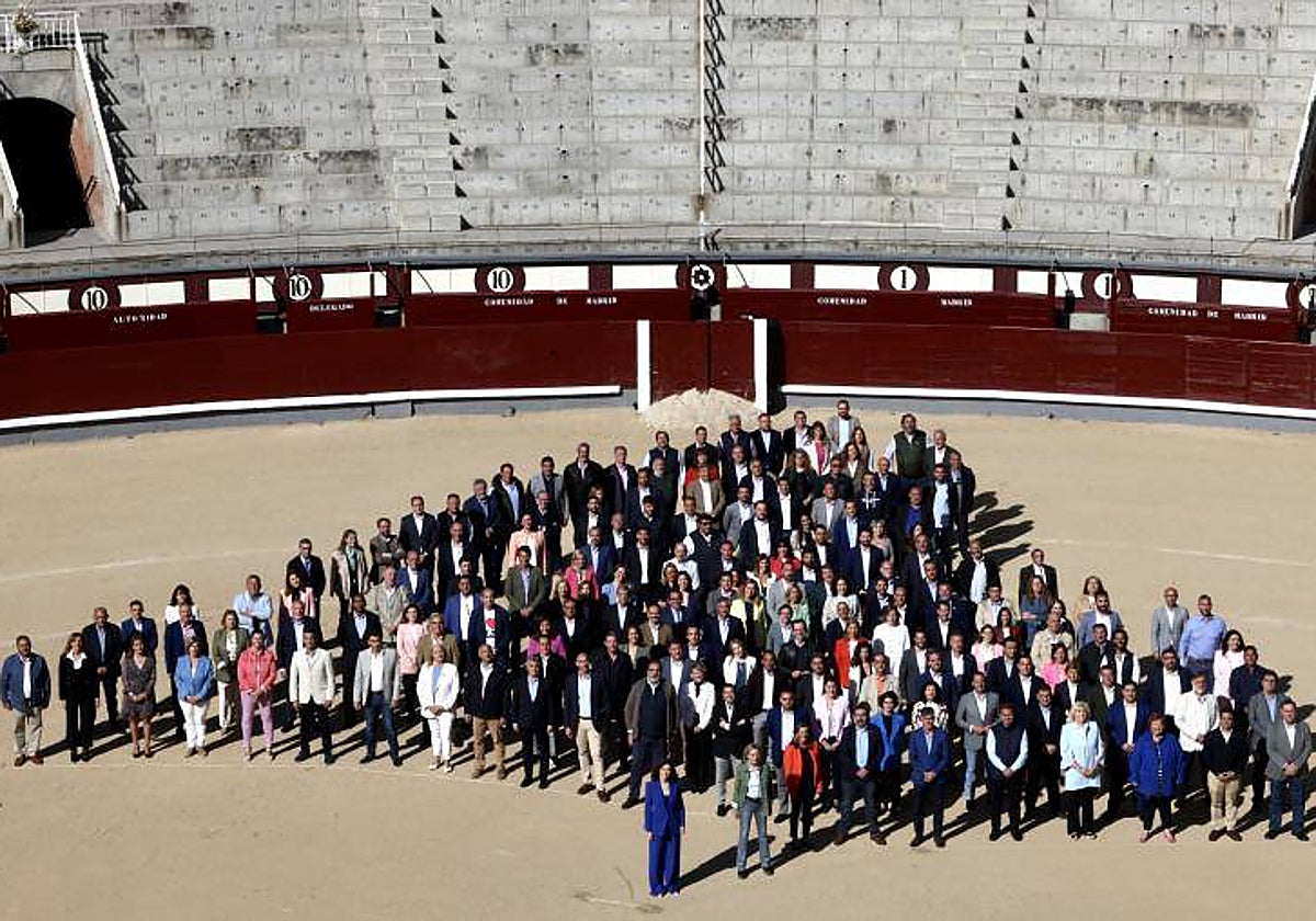 Isabel Díaz Ayuso, con todos los candidatos municipales de Madrid