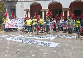Trabajadores del Grupo Morales se manifiestan en Priego por sus condiciones laborales