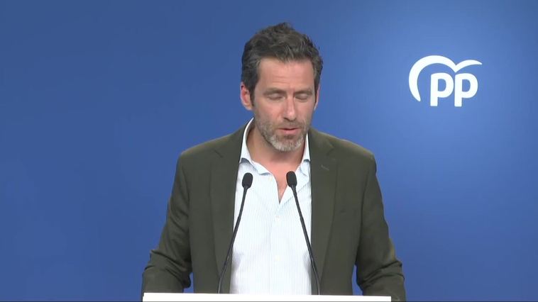 El PP dice que los jóvenes "no son comprables con billetes de tren"