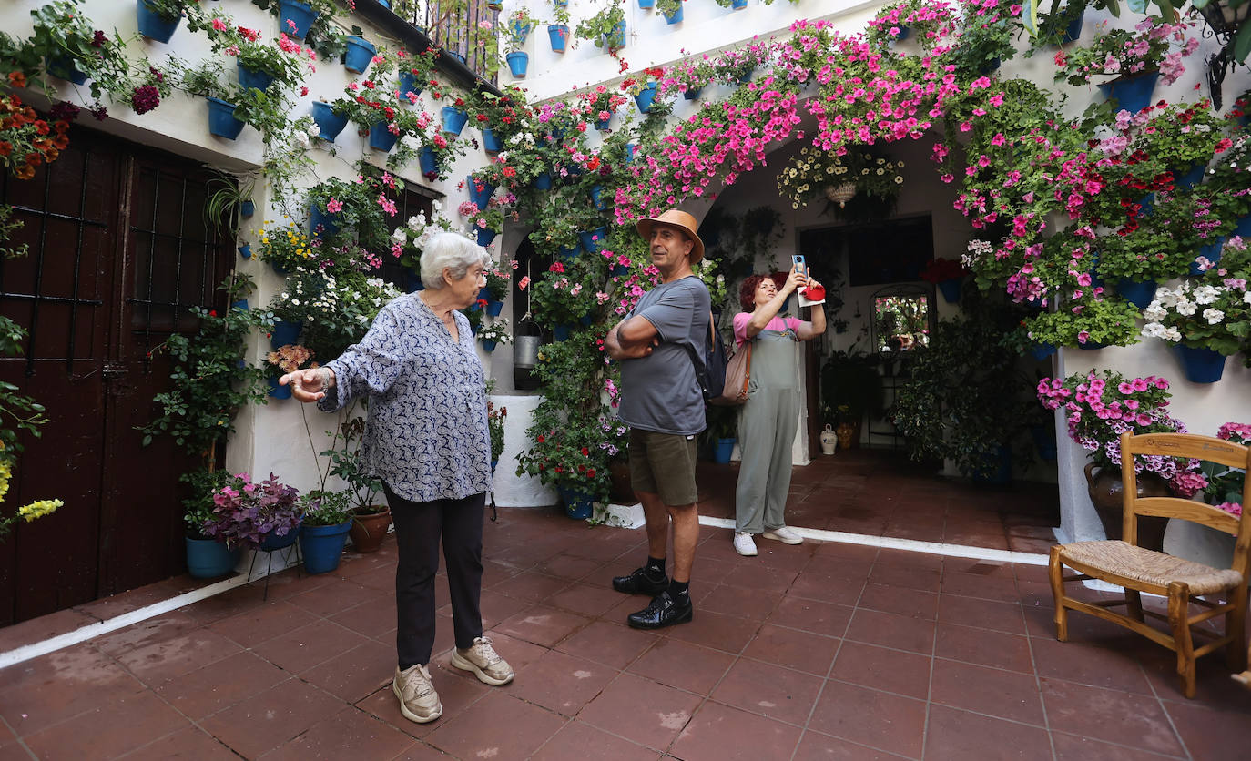 Patios de Córdoba 2023 | La genuina ruta de Santiago y San Pedro, en imágenes