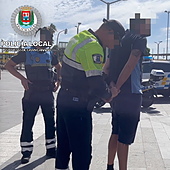 Detenido un conductor sin carnet que se dio a la fuga atropellando a un policía