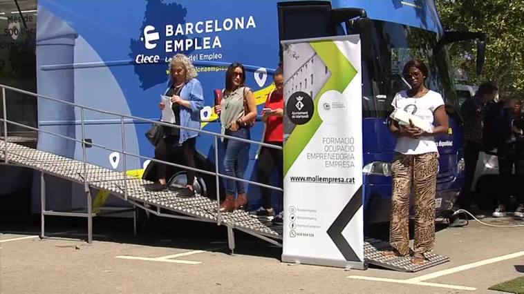 Un autobús itinerante para ofrecer puestos de trabajo a vulnerables