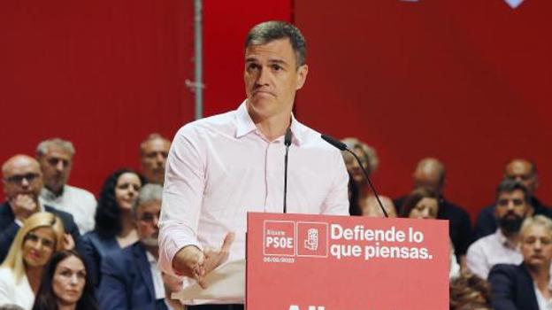 Sánchez intervino durante un acto de precampaña del PSOE el 5 de mayo en Alicante