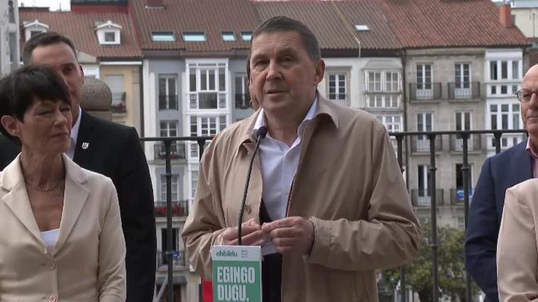 Otegi: "Frente al barro y el ruido, nosotros planteamos soluciones"