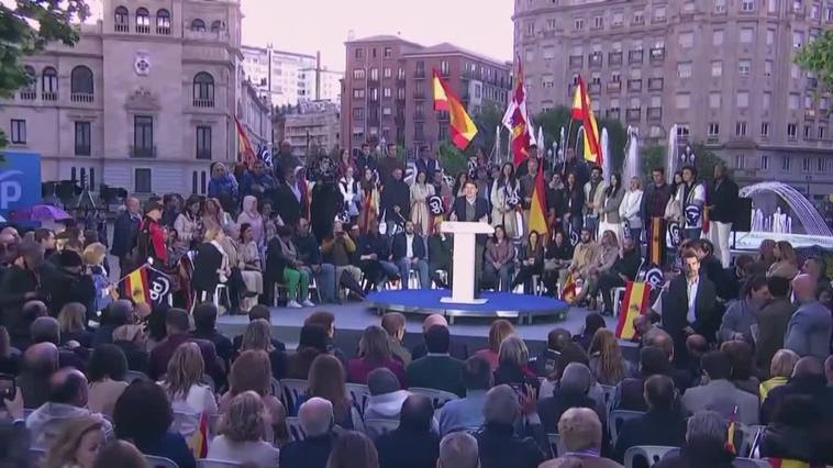 Mañueco pide a sus candidatos que "pateen las calles" y vayan "puerta a puerta" para ganar