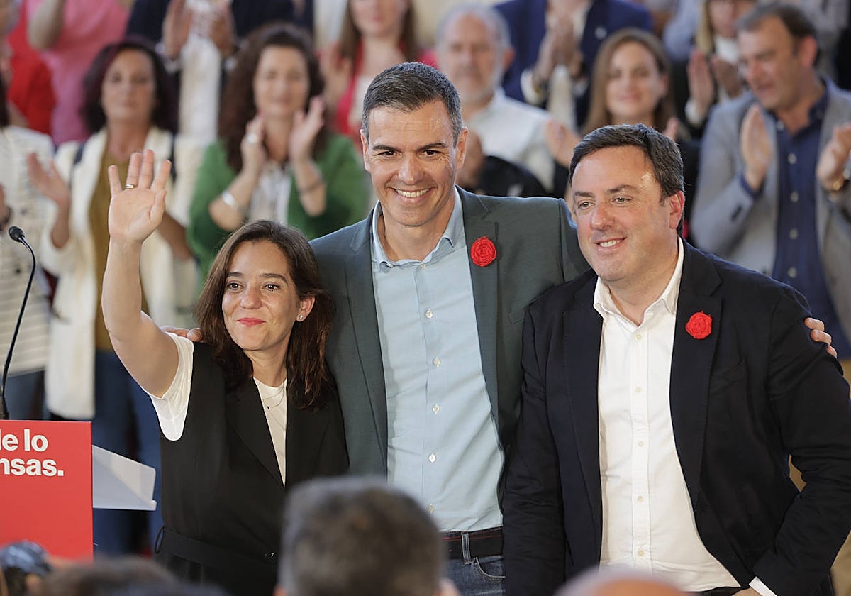 Sánchez, Formoso y la candidata a la alcaldía de La Coruña, Inés Rey (i) (PSOE)