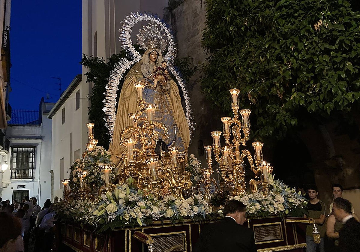 La Virgen de los Ángeles en sus Misterios Gozosos, durante su procesión