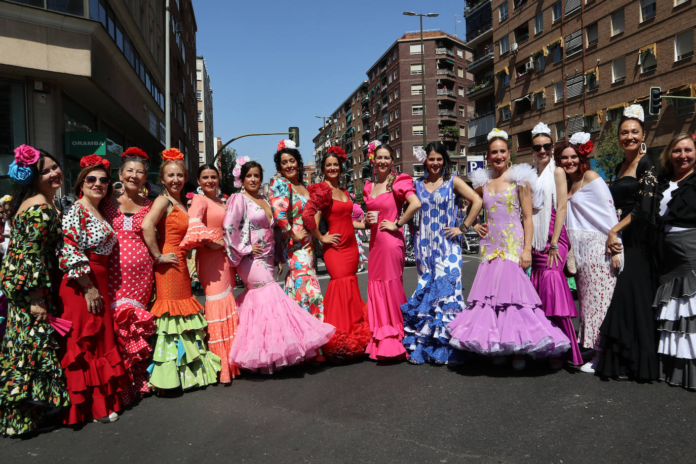 Brillante desfile de carrozas para cerrar las fiestas de San Isidro en Talavera