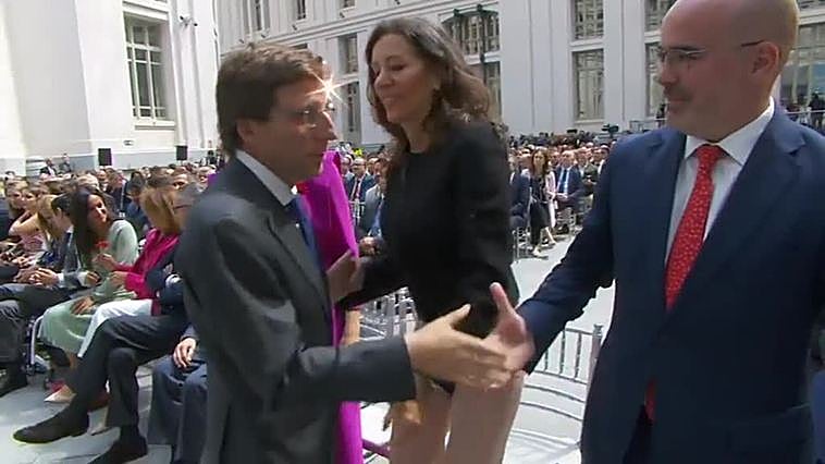 Ana Rosa, Juan Mayorga, Ágatha Ruiz y El Juli reciben la Medalla de Honor de Madrid