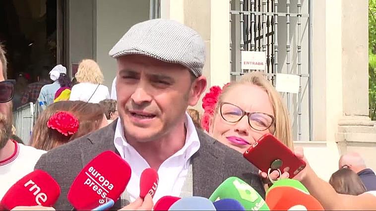 Sotomayor denuncia que Almeida usa el dinero público "para hacer propaganda"