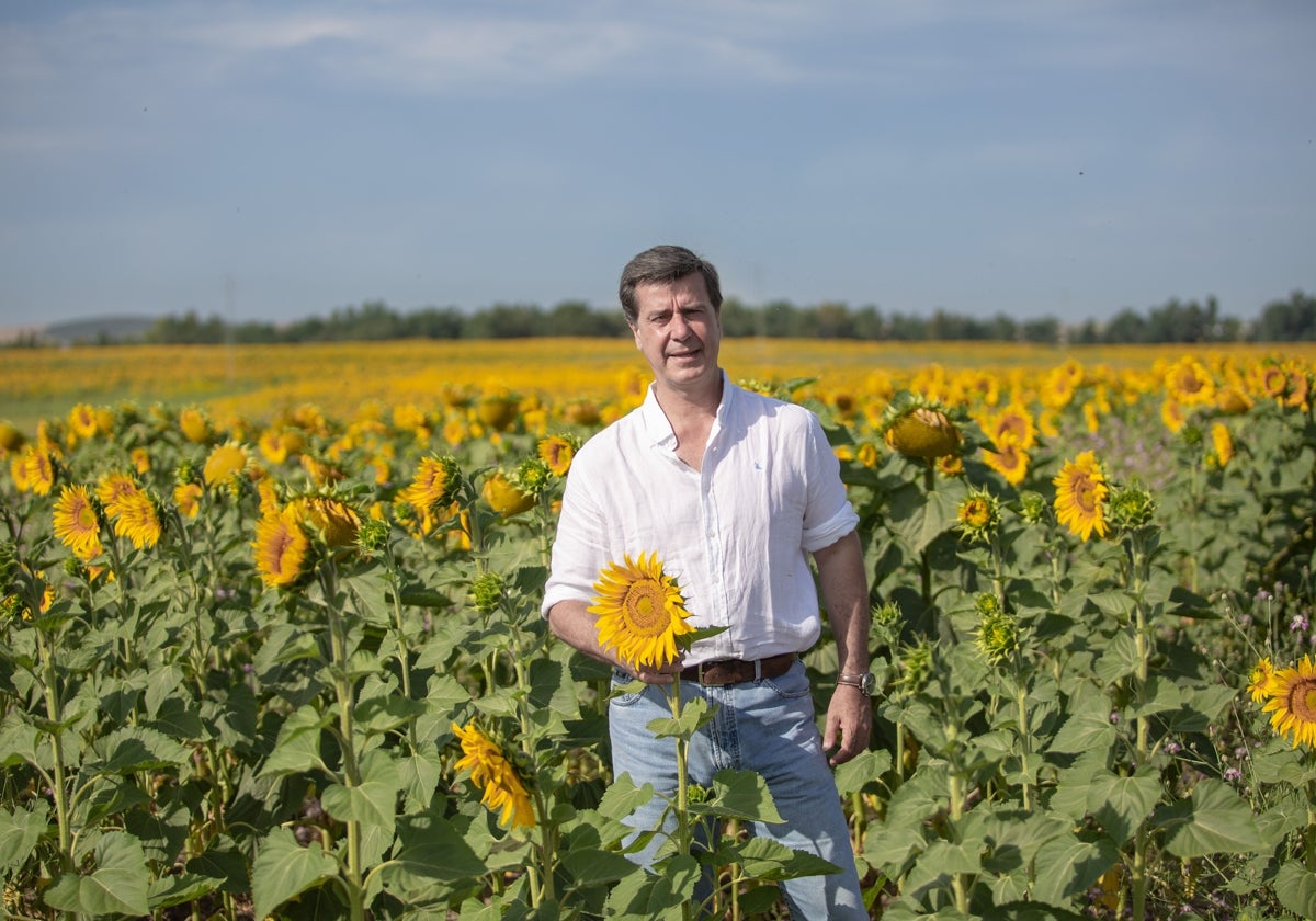 Cayetano Martínez de Irujo, en una de sus fincas