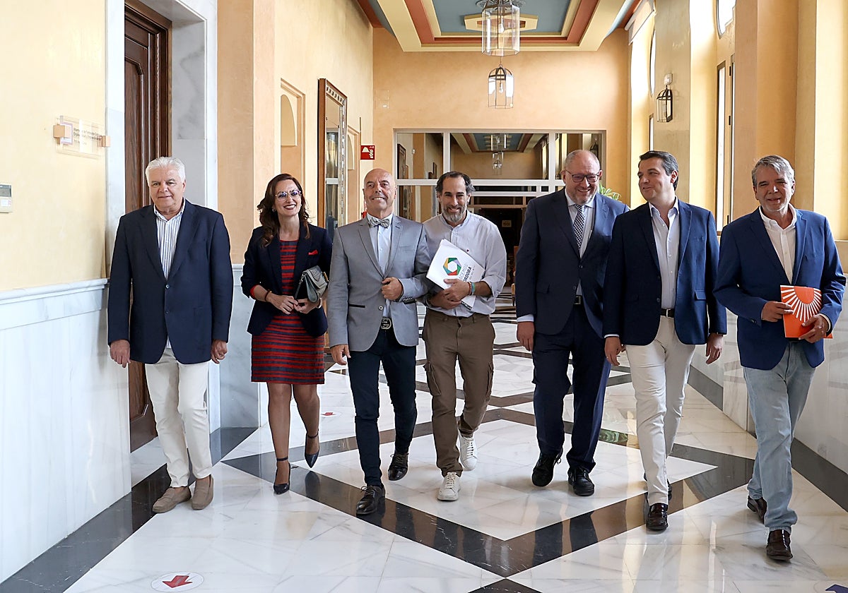 Los candidatos de los principales partidos antes del debate en la Universidad de Córdoba (UCO)