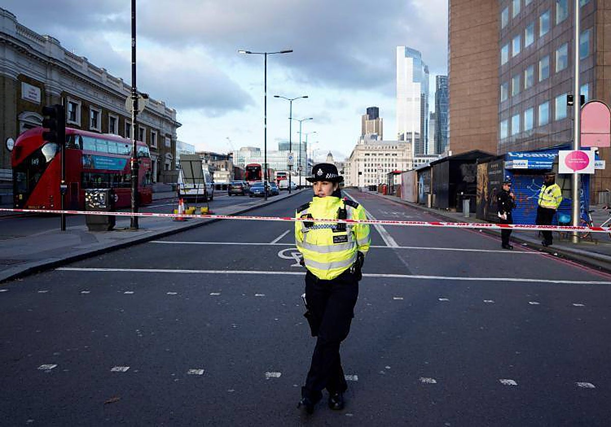 Una agente de la Policía en Londres